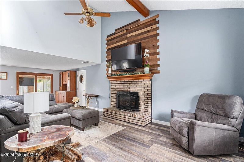 2nd image of 9B Woodcliffe Drive