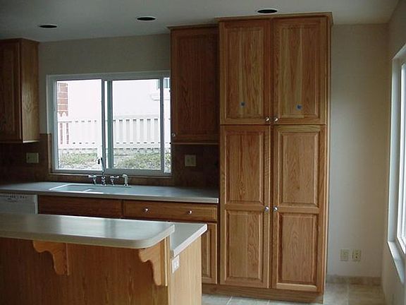 4th image of 707 Woodrow Ave