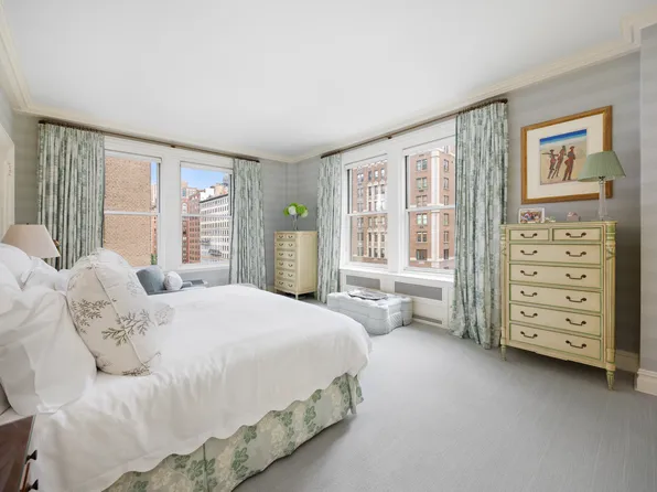 930 Park Avenue image 14 of 21