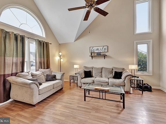 3rd image of 338 Owls Nest Dr
