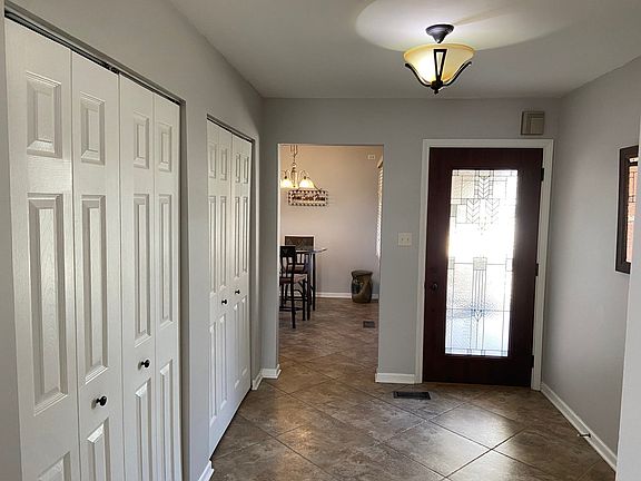 2nd image of 1920 Cloverdale Ct