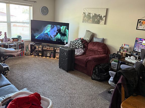 3rd image of 125 E Washington St #125