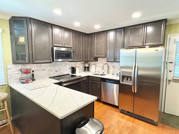 5218 Kenstan Dr, Temple Hills, MD 20748