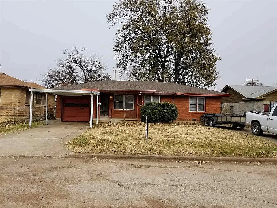 1205 NW Logan Ave