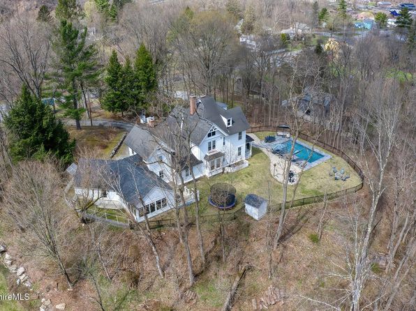 21 Stockbridge Rd, West Stockbridge, MA 01266