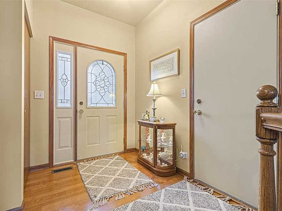 3rd image of 1941 Sebastian Dr