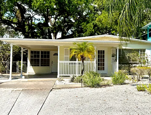 3225 W Lawn Ave Photo 1