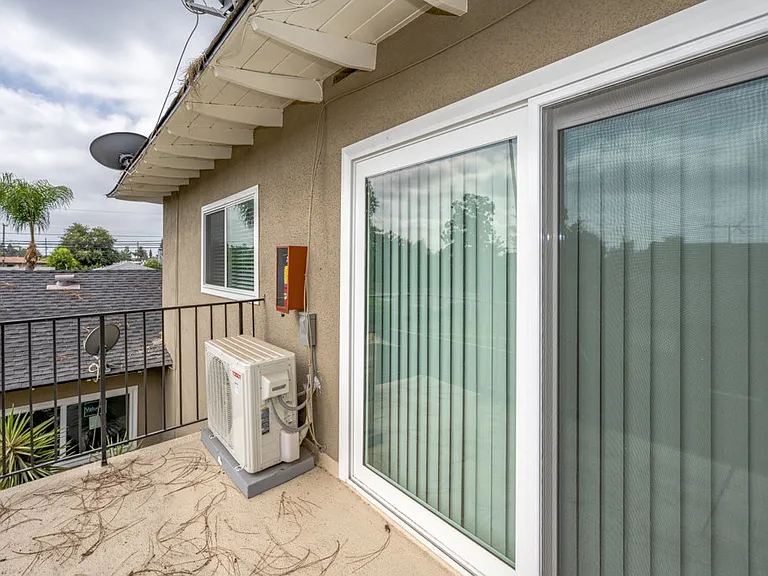 917 W Colorado Blvd #C — Photo 11