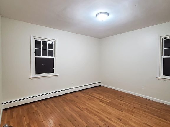 4th image of 151 Bennett Ave #1