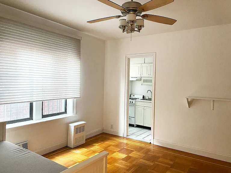 221 E 76th St #6G — Photo 4