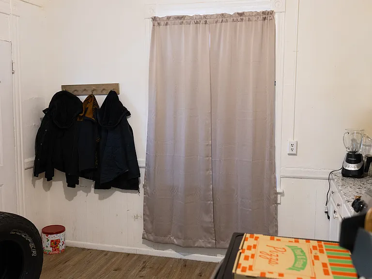 204-206 Barrett St #5 — Photo 7