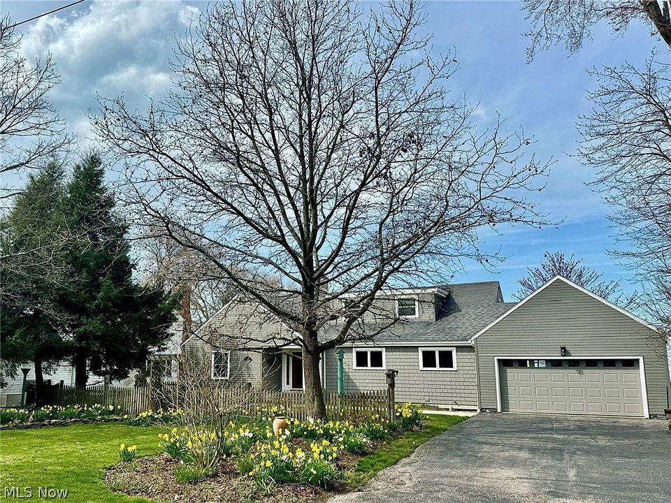 1st image of 4003 Edgewater Dr