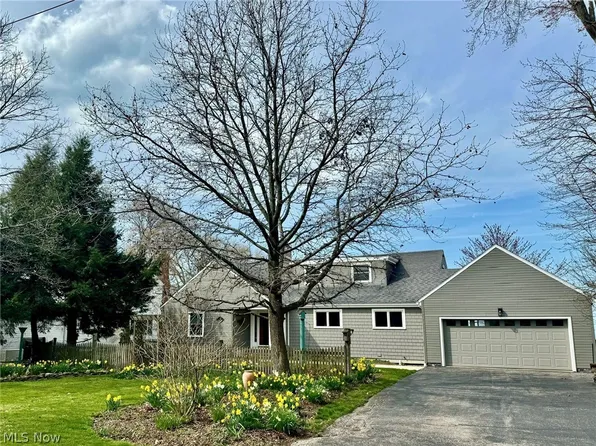 4003 Edgewater Dr, Ashtabula, OH 44004