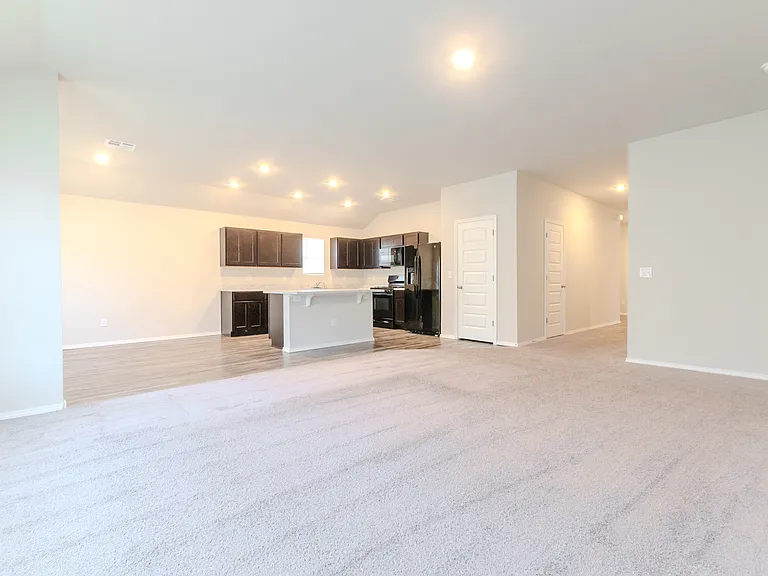 755 Foxtail Dr — Photo 6