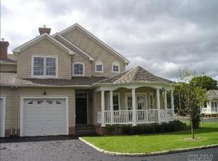 37 Daniels Way, Bay Shore, NY 11706