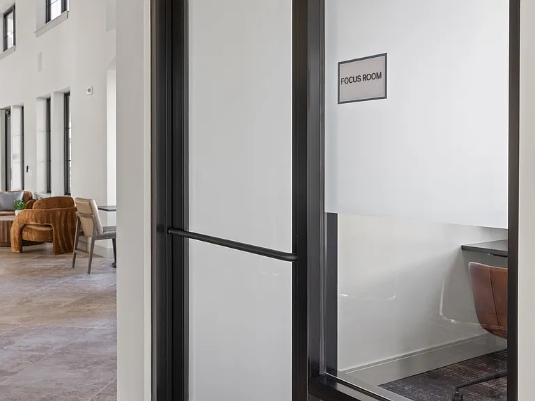 Terrassa Luxury Apartments — Photo 36