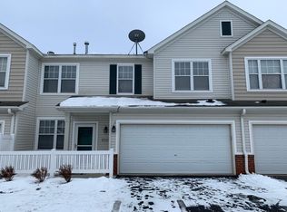 890 Providence Dr, Shakopee, MN 55379