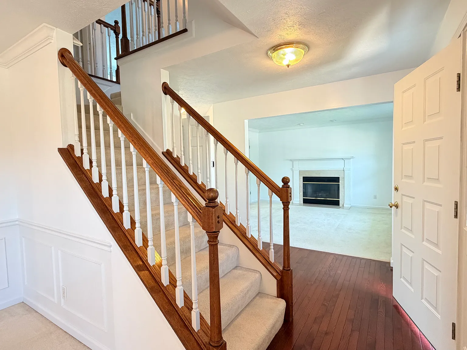 4 bed, 2280 sqft, $3,000 — Photo 2