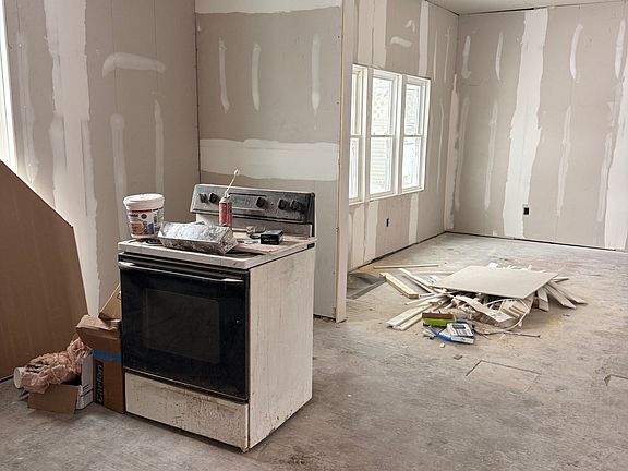 2nd image of 2115 S I St