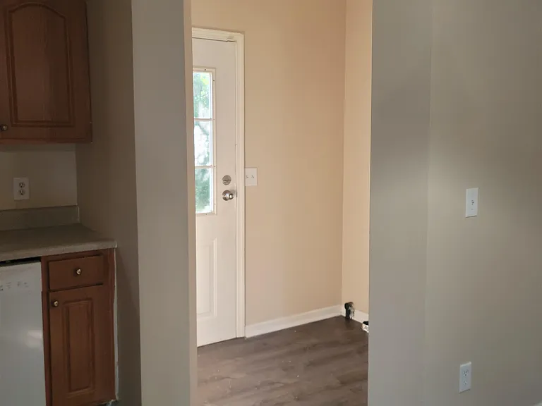 37 Evergreen Ave #B — Photo 16
