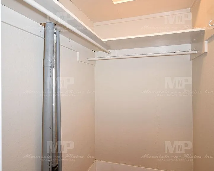 318 W Laurel St #B — Photo 8