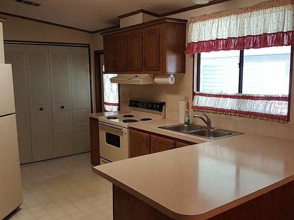 4th image of 2232 Primavera Ave