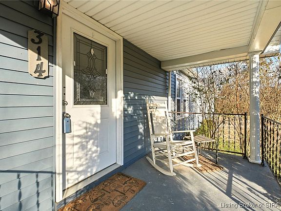 3rd image of 314 Lone Oak Drive