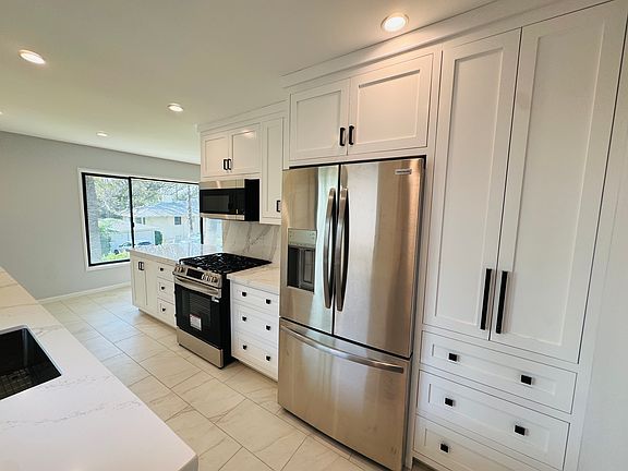 4th image of 188 Cedar Crest Ave APT 4