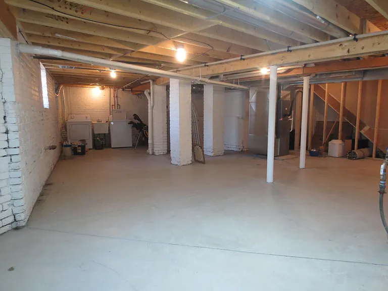 4403 Franklin Blvd — Photo 38
