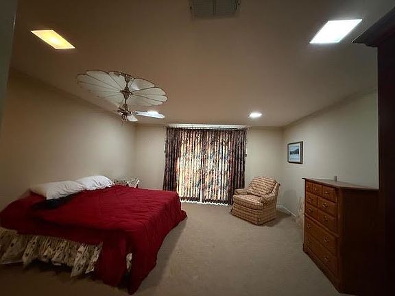 3rd image of 204 Timberlane Dr