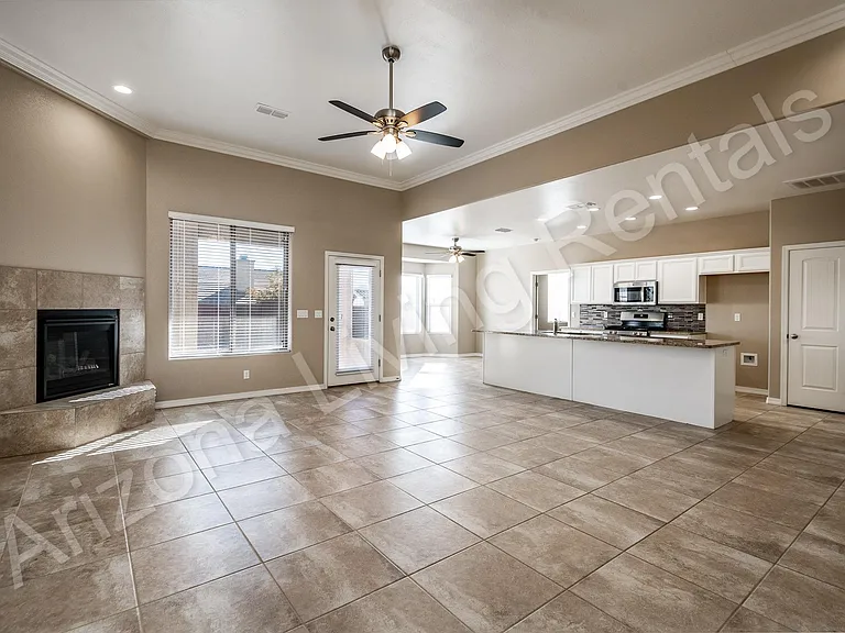 1726 E Aloe St — Photo 16