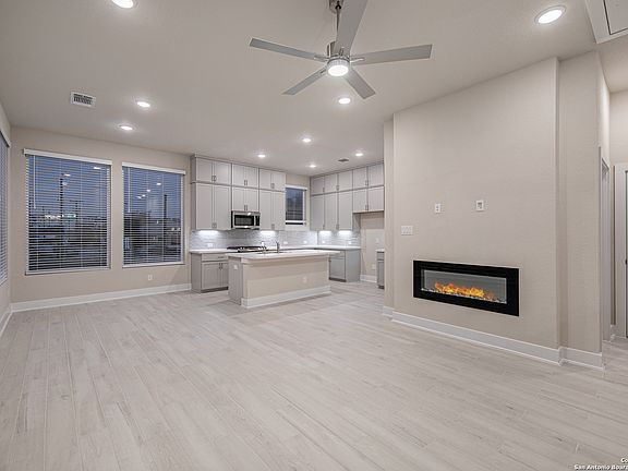 5th image of 8851 OAKLAND BLVD. BLDG. #60