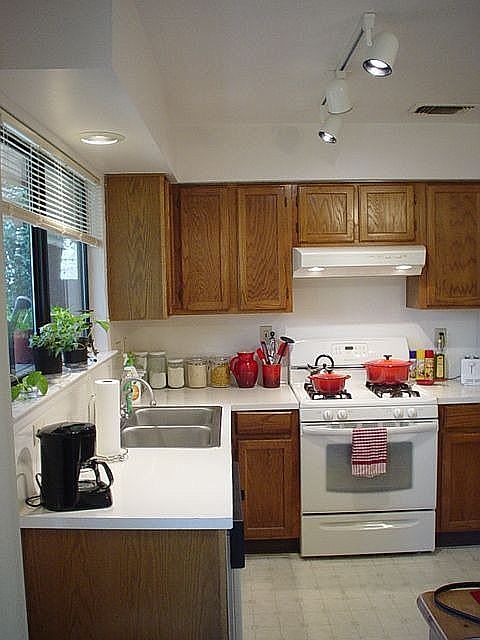 Side B: Kitchen