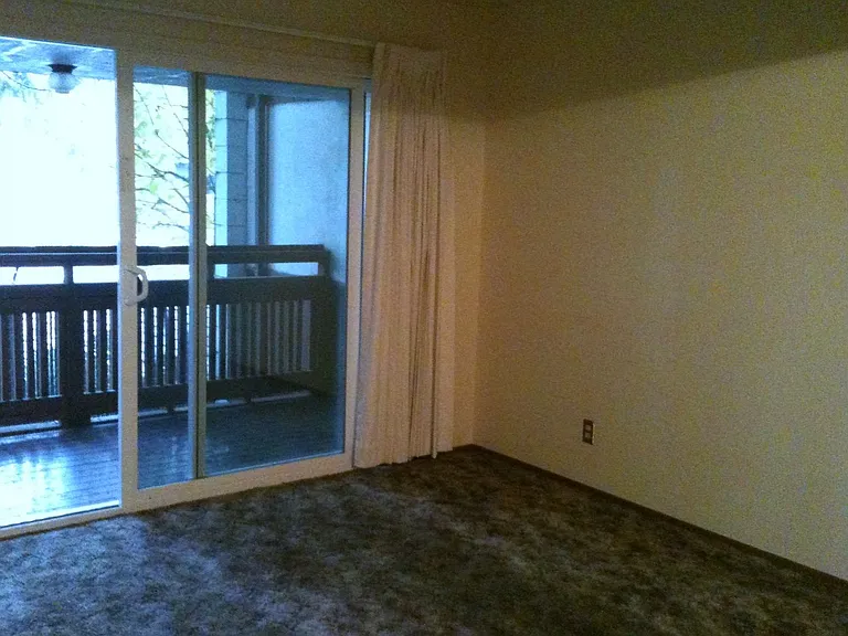 680 & 690 Lawrence St — Photo 26