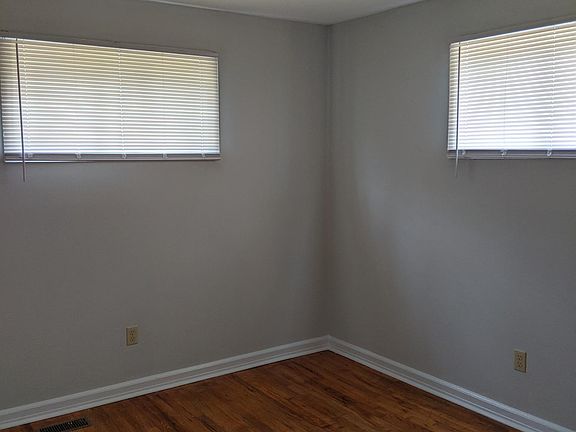 3rd image of 2105 Poinsett Hwy