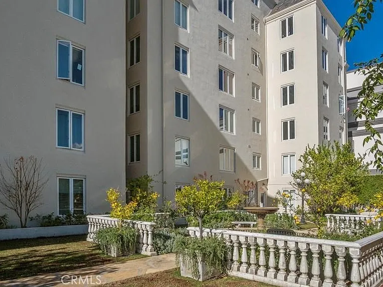 1424 N Crescent Heights Blvd #67 — Photo 31