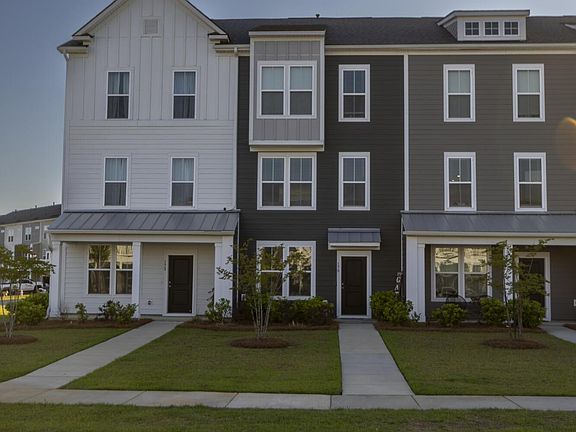 2nd image of 170 Yorkshire Dr #8
