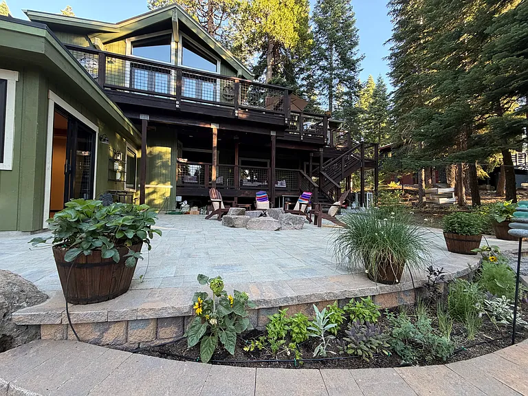 805 Bunker Dr — Photo 1