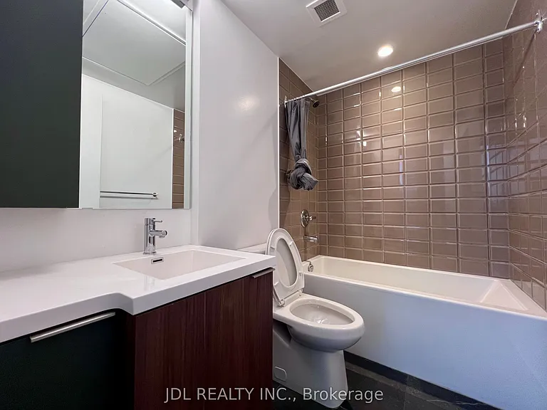 203 College St #402 — Photo 6