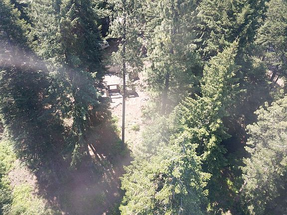 5th image of 22672 Alpine Dr