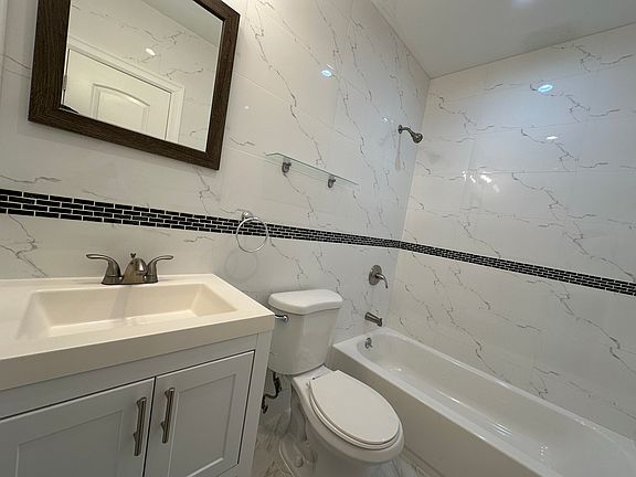 4th image of 11812 190th St Floor 2