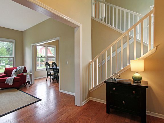 4th image of 1461 PEARL Street N
