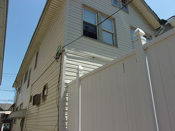 5th image of 1688 E 49th St