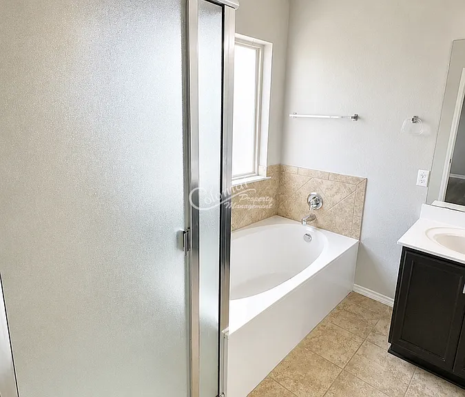 5829 Huntington Dr — Photo 11