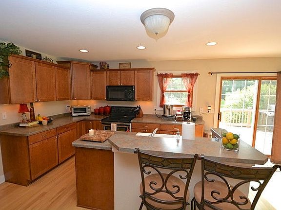 2nd image of 694 Hickory Creek Dr