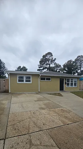 2013 Kingston Ave Photo 1
