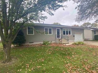 2618 W 9th St, Waterloo, IA 50702