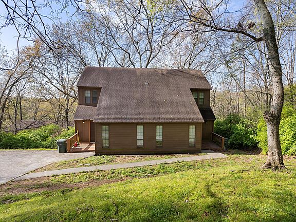 2nd image of 3606 Idlewild Cir