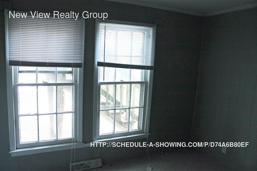 2nd image of 124 Meadow Ave NE