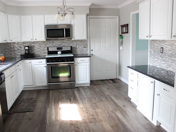 4th image of 2280 Deep Creek Dr